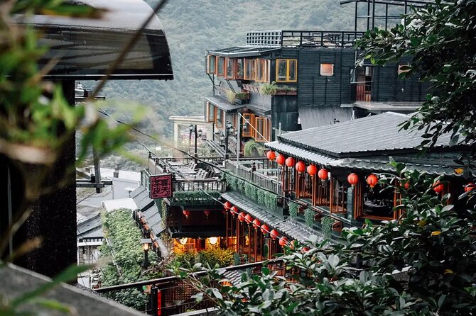 Private Day Trip to Jiufen, Shifen and Yehliu Park - Crowds, weather, and the best fit