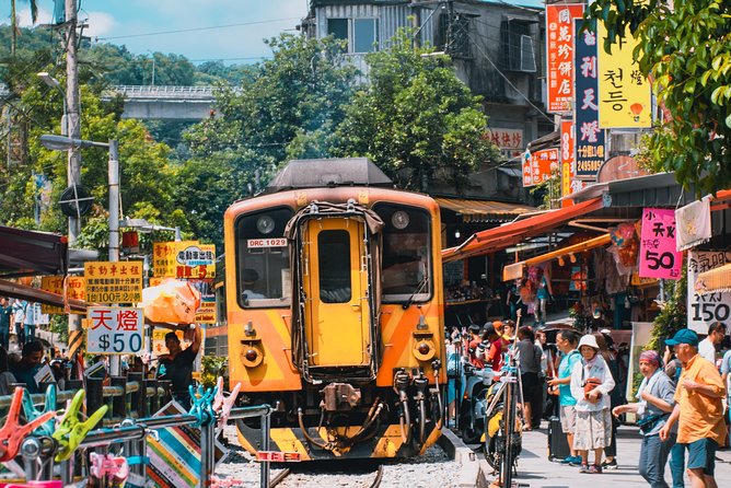 Private Jiufen & Pingxi Day Tour with English-Speaking Guide - Leaving Taipei for the north coast