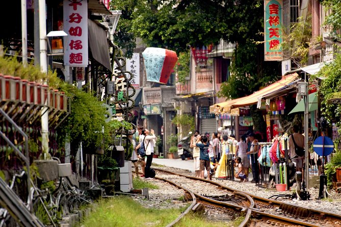 Private Jiufen & Pingxi Day Tour with English-Speaking Guide - Shifen Old Street and the sky lantern ritual