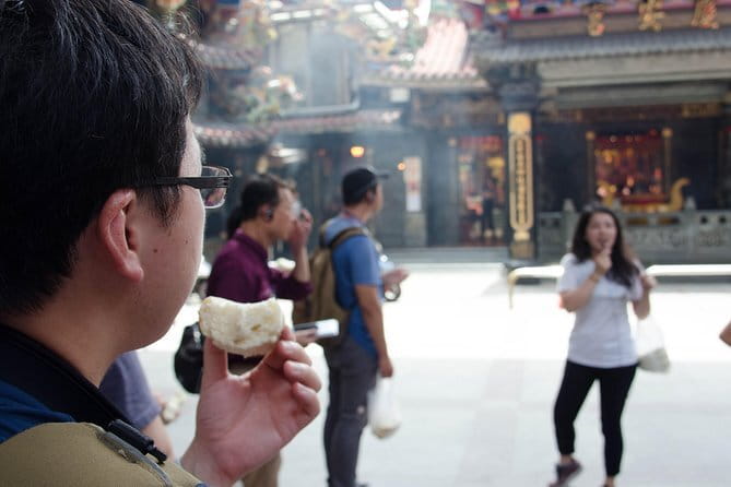 Private Keelung Food Tour with Local Markets & Tastings - Bubble tea and the final Miaokou stop