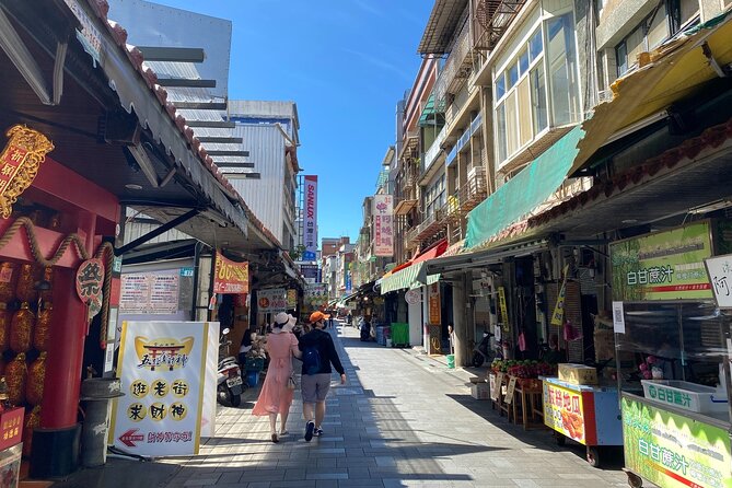 Private Laomei Green Reef Day Tour from Taipei - Eating your way through Jinshan Old Street