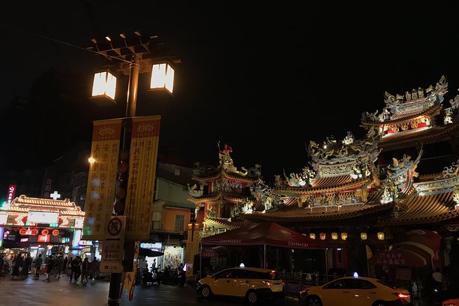 Private Night Tour of Taipei - Yongkang Street turns sightseeing into dinner