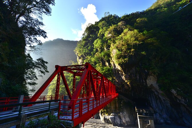 Private Taroko Gorge Day Tour from Hualien with Local Expert - Why the guide makes the biggest difference