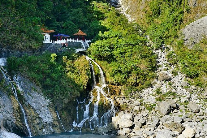 Private Taroko Gorge National Park Day Tour - A practical pause in Xincheng