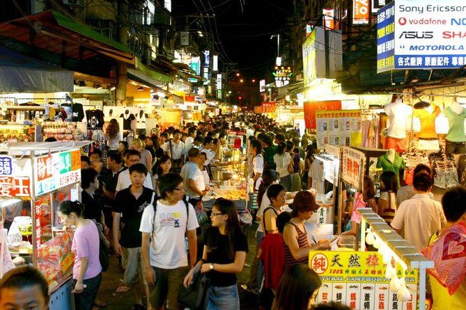 [Private Tour] Shilin Night Market Walking Tour With a Private Tour Guide (2-hr) - Meeting at Jiantan and getting your bearings