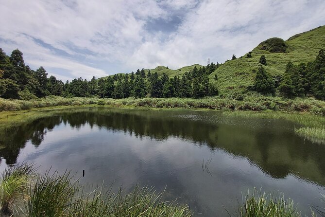 Private Yangmingshan National Park Hiking Day Tour from Taipei - Lengshuikeng and the changing character of Yangmingshan