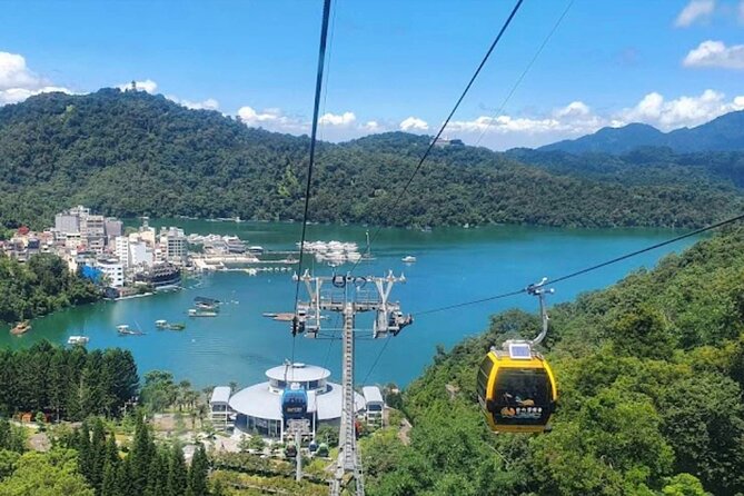 Round Trip Sun Moon Lake Private Tour from Taipei - Riding the cable car from Ita Thao