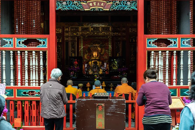See Taipei With A Local: Private & Personalized - Meeting your host and getting oriented