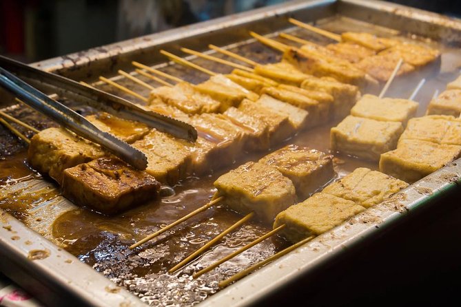 Sip & Savor: Maokong Tea & Shenkeng Stinky Tofu Private Day Tour - The private vehicle and guide experience