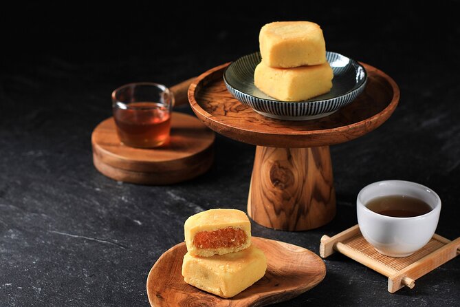 Sweets to Streets: 6Hr Taipei Adventure with Pineapple Cake DIY - Longshan Temple brings old Taipei into view