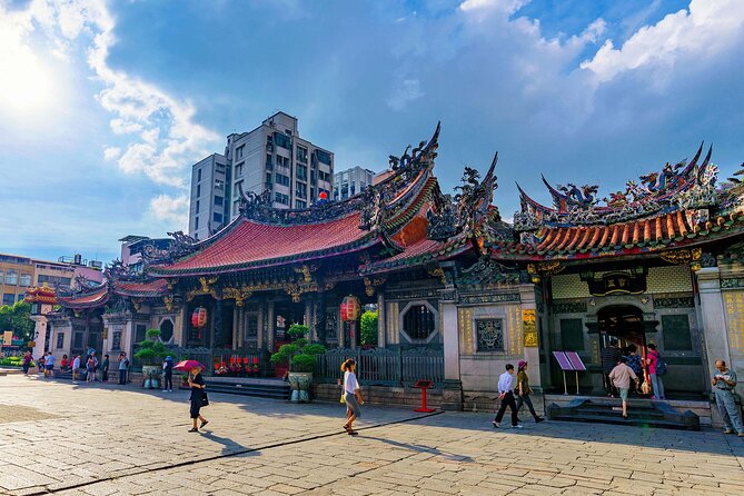 Sweets to Streets: 6Hr Taipei Adventure with Pineapple Cake DIY - Raohe Street Night Market is the evening payoff