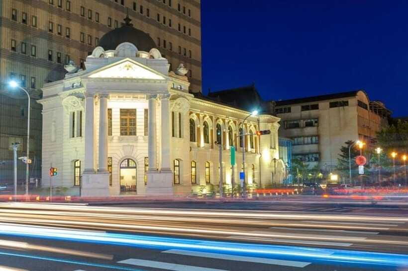 Taichung City: Sightseeing Walking Tour with a Local Guide - The $76 price and what you receive
