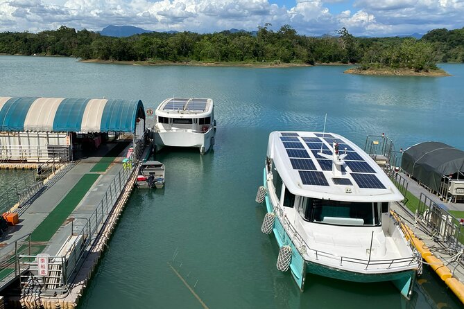 Tainan Ancient Capital & Wushantou Reservoir One Day Tour - What the private vehicle adds
