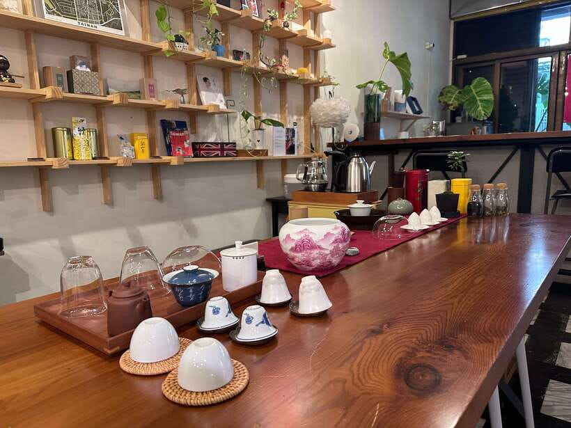 Tainan Culture Trip: Chinese Tea Ceremony_Oolong Tea - Arriving at TOT House in southern Taiwan
