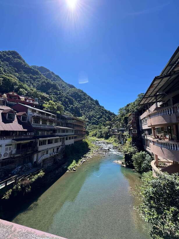 Taipei: 8 Hours Private Day Tour in Wulai with Benz Vito - Key things to know before booking
