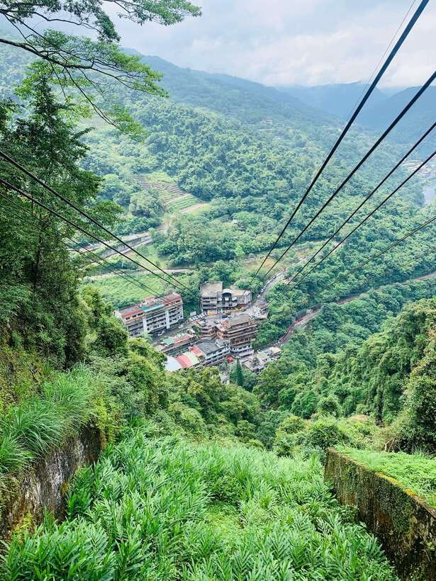 Taipei: 8 Hours Private Day Tour in Wulai with Benz Vito - Yun-Hsien Park by cable car
