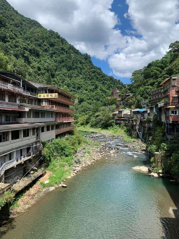 Taipei: 8 Hours Private Day Tour in Wulai with Benz Vito - Neidong’s fern forest and quiet creek trails