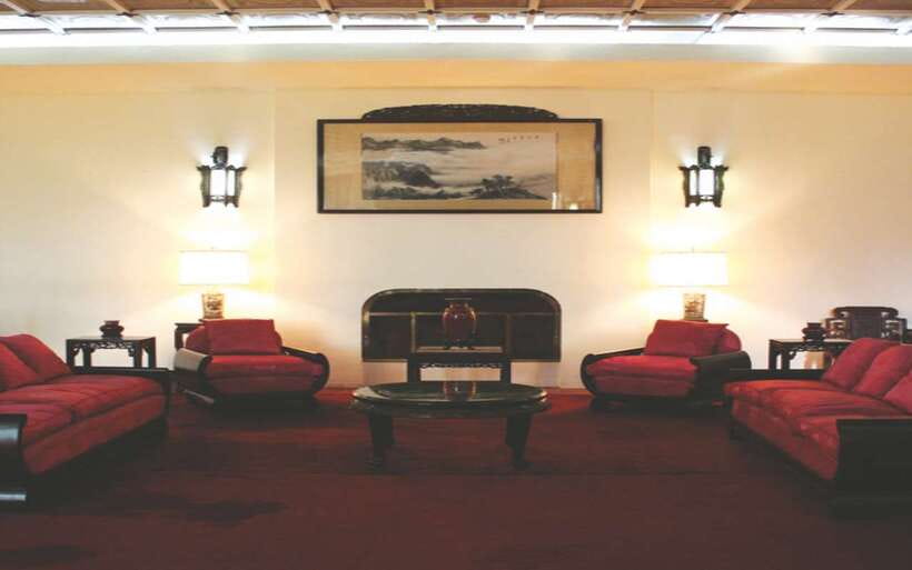 Taipei: Chiang Kai-Shek Shilin Residence Ticket - What you see inside the main building