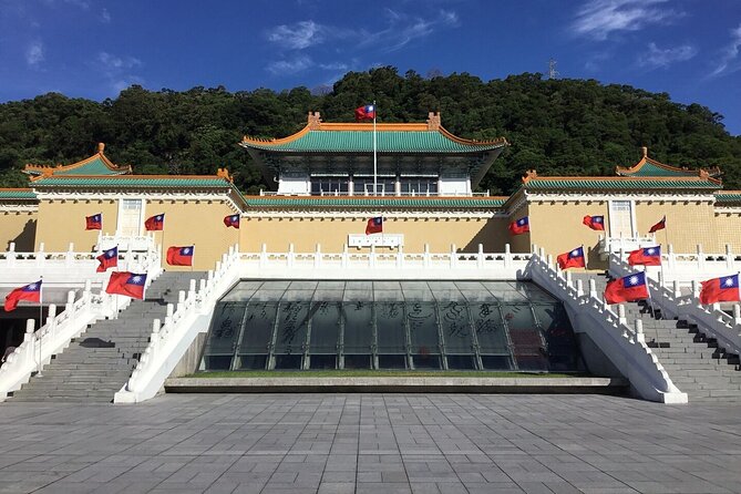 Taipei City Morning Tour with National Palace Museum entry - The park gives the memorial room to breathe