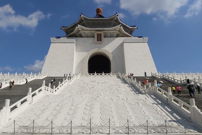 Taipei City Morning Tour with National Palace Museum entry - Chiang Kai-shek Memorial Hall and the 89 steps