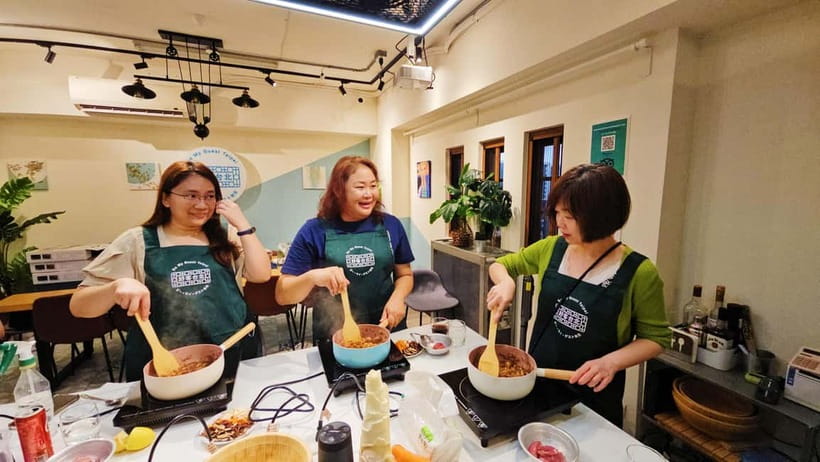 Taipei: Cooking Class & Market Adventure Historic Dadaocheng - What the three-hour schedule feels like
