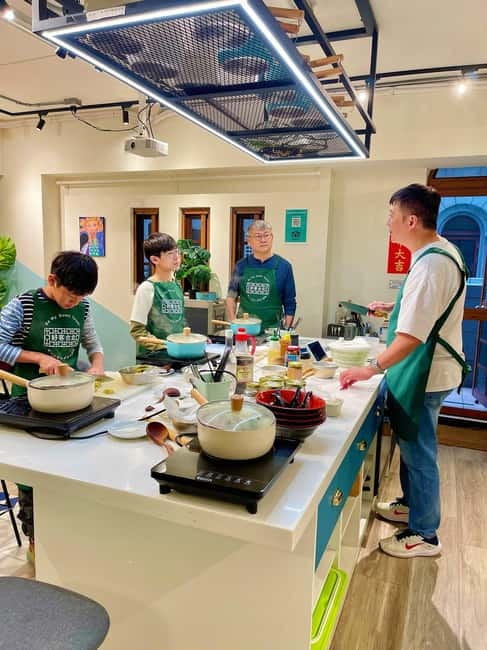 Taipei: Cooking Class & Market Adventure Historic Dadaocheng - Why Dadaocheng makes a good food classroom