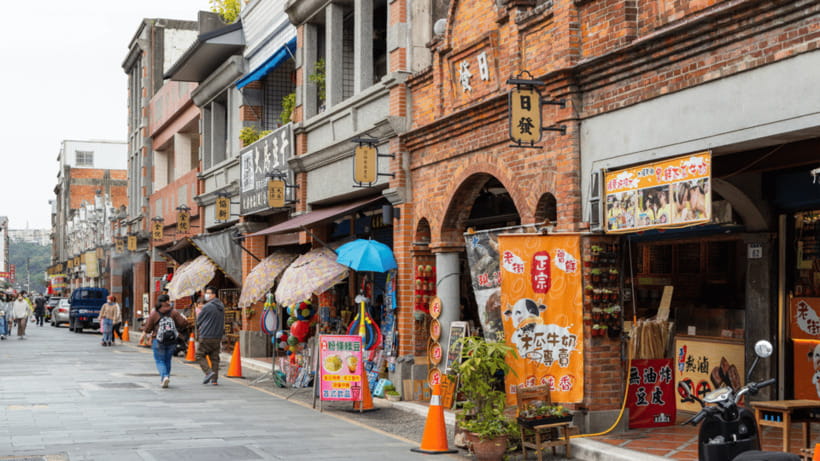 Taipei: Daxi Old Street and Tea Factory, Xiaowulai Day Tour - Jiaoban Mountain Park for a Quieter Two Hours