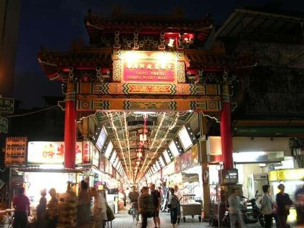 Taipei Food Tour: Night Market & Convenience Store(Food Included) - Key things to know before you book