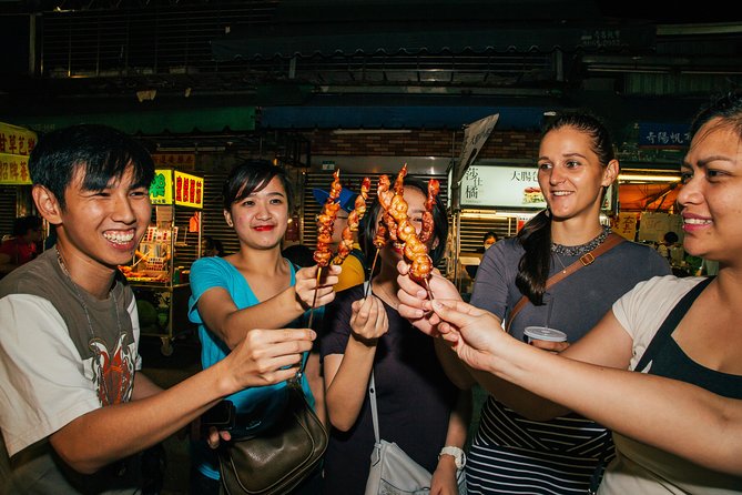 Taipei Food Tour: Night Market & Convenience Store(Food Included) - Meng Jia Night Market: your first hour of Taiwanese street food