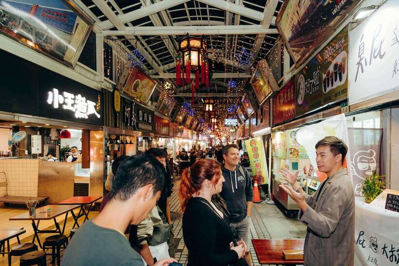 Taipei: Food Tours w/ Top 10 Taiwan Food (Breakfast/Dinner) - The night market route: more snacks, more surprises