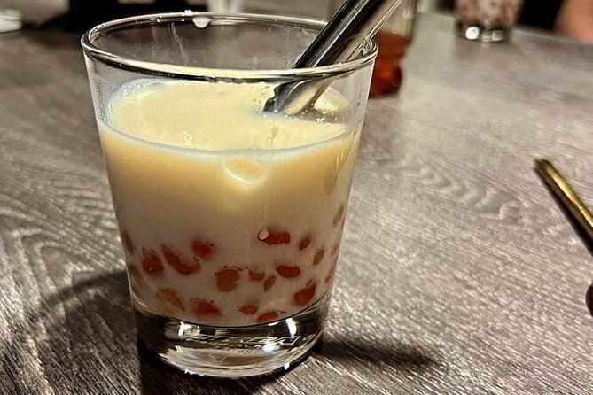 Taipei Fresh Market Tour and Colorful Bubble Tea Making - A morning at Taipei’s Dongmen Market