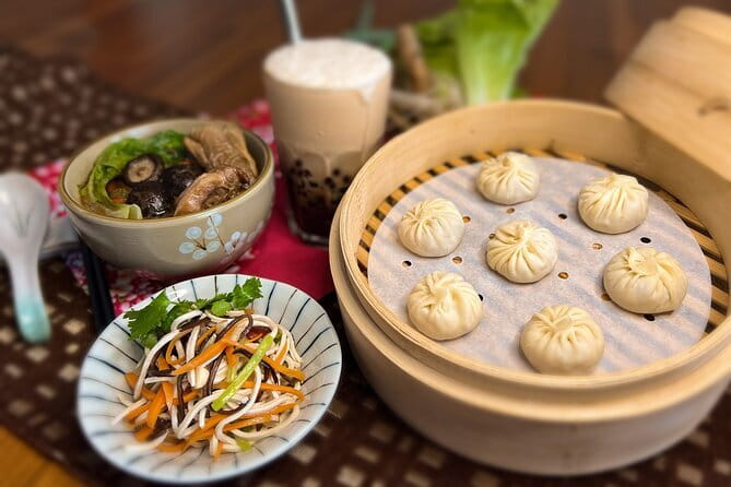 Taipei Fresh Market Tour and Colorful Bubble Tea Making - Why the $65 price can make sense