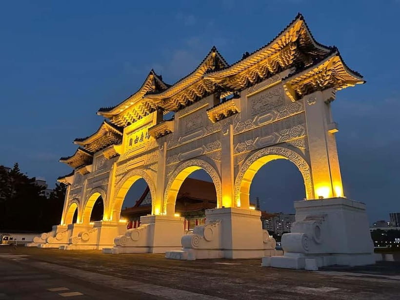 Taipei: Full or Half Day Sightseeing Tour with 101 Taipei - Longshan Temple and Bopiliao’s old streets