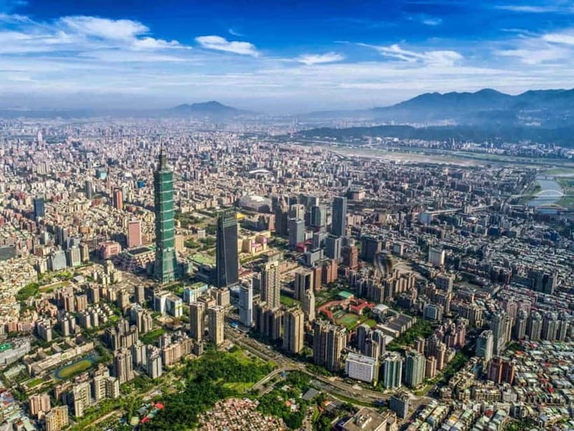 Taipei: Full or Half Day Sightseeing Tour with 101 Taipei - The Grand Hotel’s palace-style facade