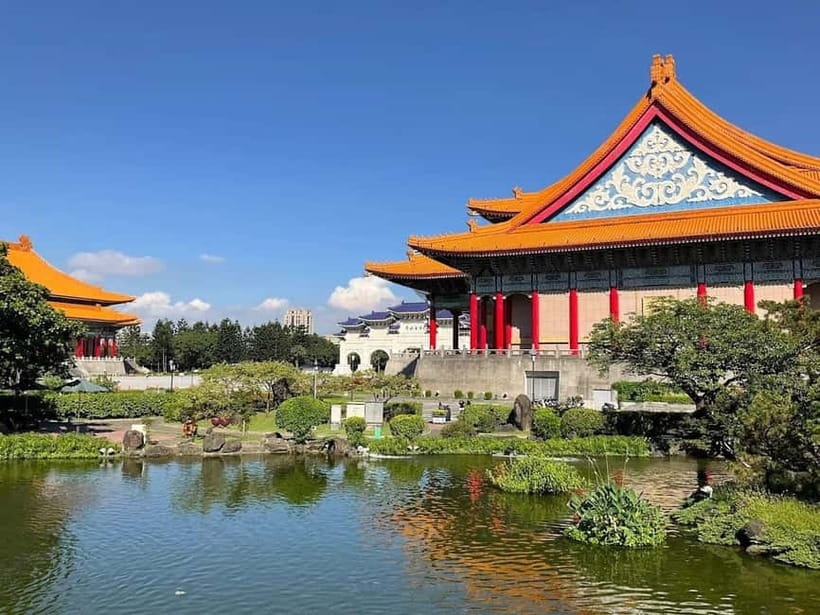 Taipei: Full or Half Day Sightseeing Tour with 101 Taipei - Chiang Kai-shek Memorial Hall and the changing guard