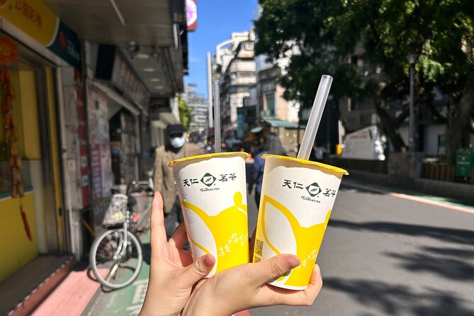Taipei Hidden Eats, Market & Street Food Tour with 8+ Tastings - The secret dish and the final sweet course