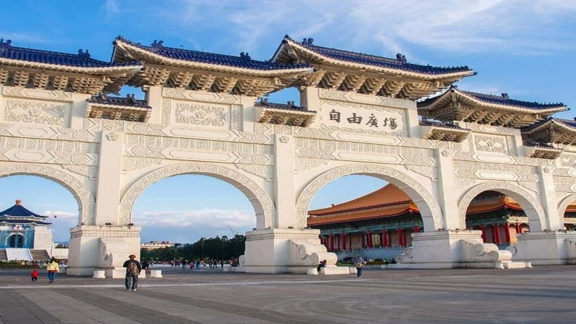 Taipei: Highlight Attractions Walking Tour - Nanhai Road and Taipei’s quieter side