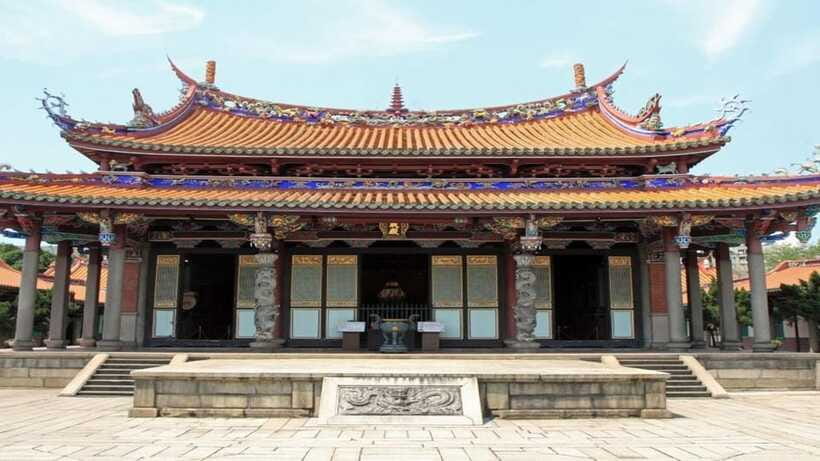 Taipei: Highlight Attractions Walking Tour - The private guide is the real value
