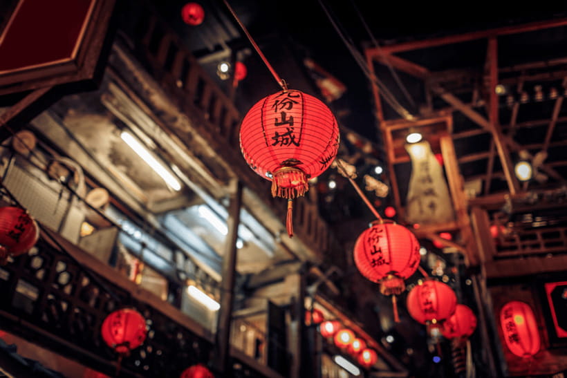 Taipei: Jiufen Night View and Shifen Day Tour - Food, cash, and what to pack