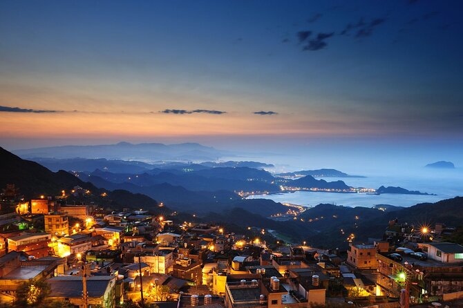 Taipei: Jiufen Pingxi Half Day Tour - Starting at Xingtian Temple MRT Station