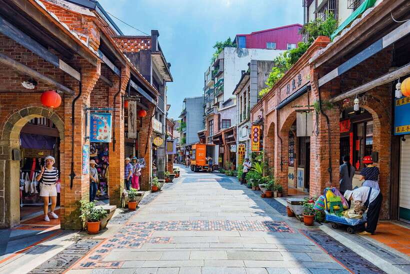 Taipei: Maokong Tea & Shenkeng Tofu Private Day Tour - Is $184 per person good value?