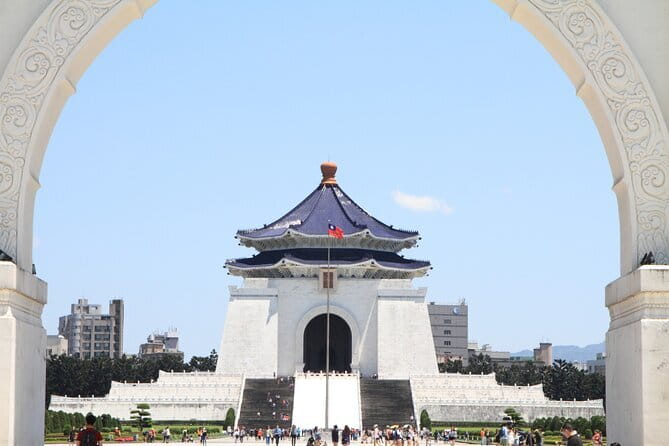 Taipei National Palace Museum Guided Tour - What you can expect inside the museum