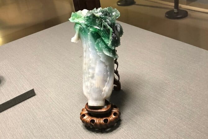 Taipei National Palace Museum Guided Tour - Meeting at the B1 gift shop