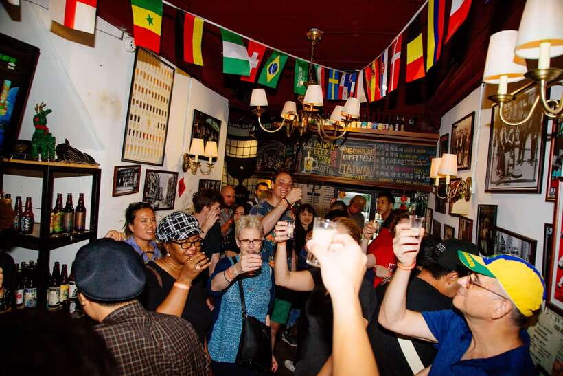 Taipei Nightlife: Taipei Pub Crawls (2 Different Routes) - Who will enjoy this pub crawl most