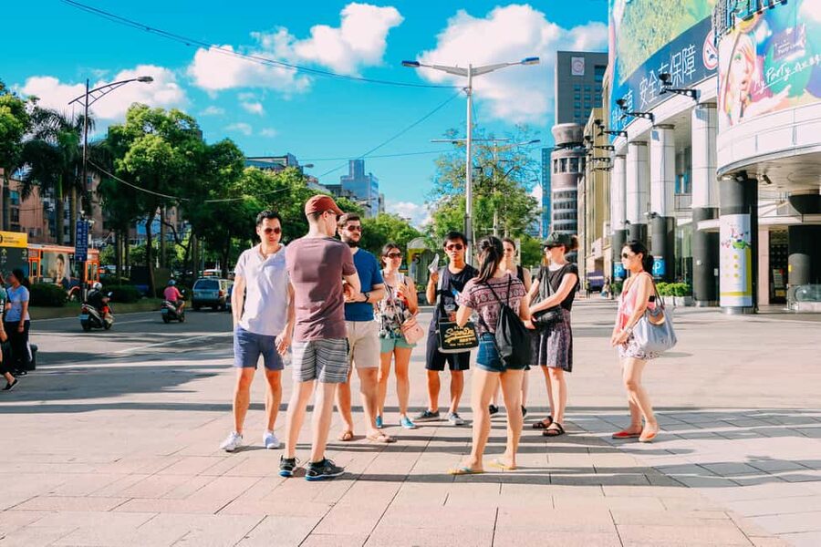 Taipei: Old Town Walking Tour - The National Museum of Taiwan sets the tone
