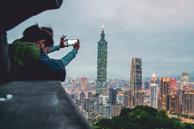 Taipei: Private Car Charter Tour - Taipei 101 and Elephant Mountain