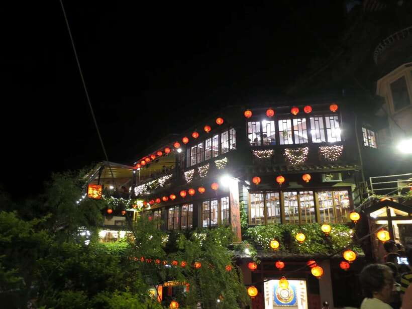 Taipei: Private City Sightseeing Tour with Driver - What this private Taipei tour actually offers