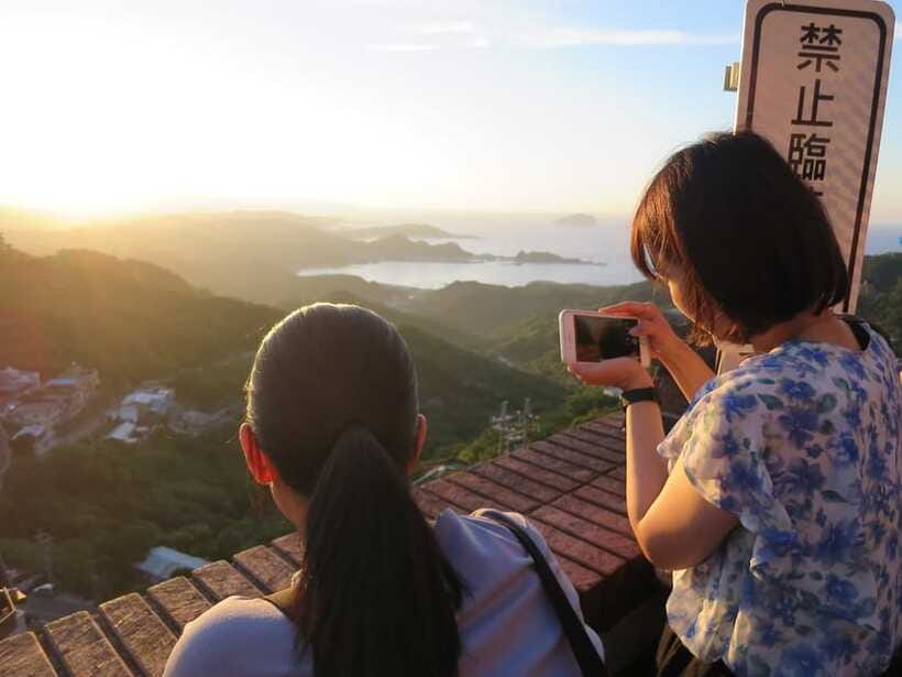 Taipei: Private City Sightseeing Tour with Driver - National Palace Museum and Shilin Night Market