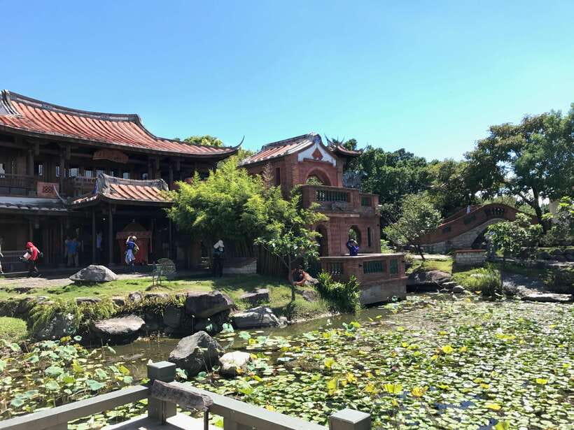 Taipei: Private Day Tour by Car - Food is where the day becomes personal