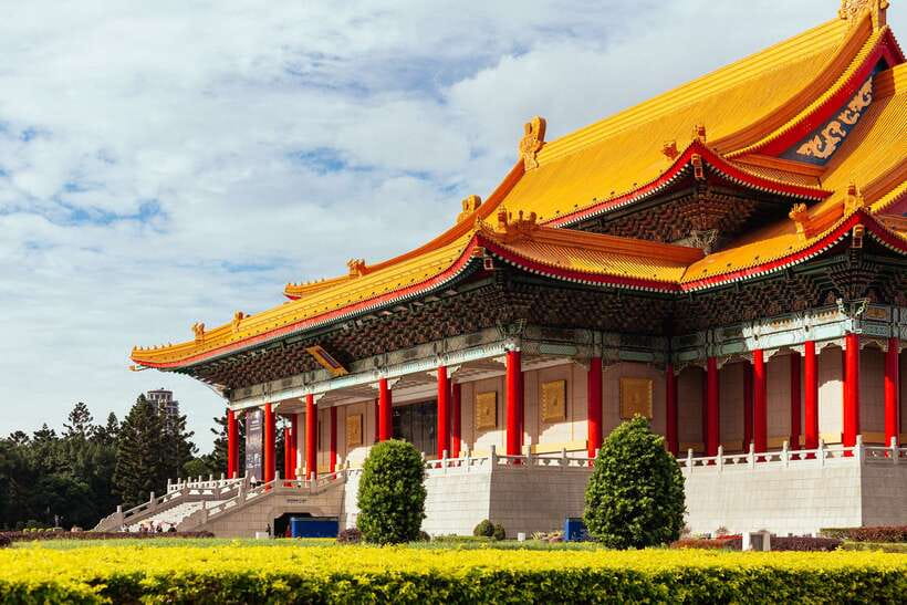 Taipei: Private Tour with Locals – Highlights & Hidden Gems - Key points to know before booking